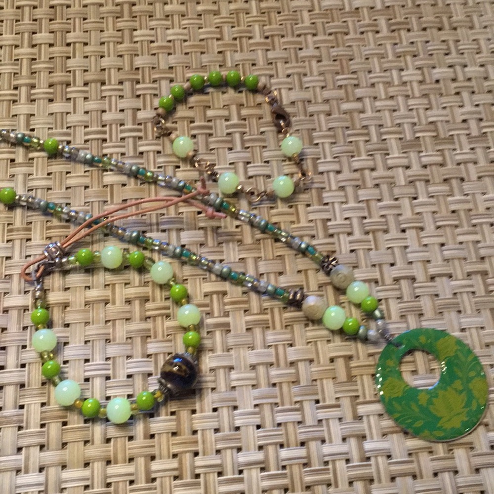 **3 for $20** Green Glass Bead Bracelet - Picture 5 of 5